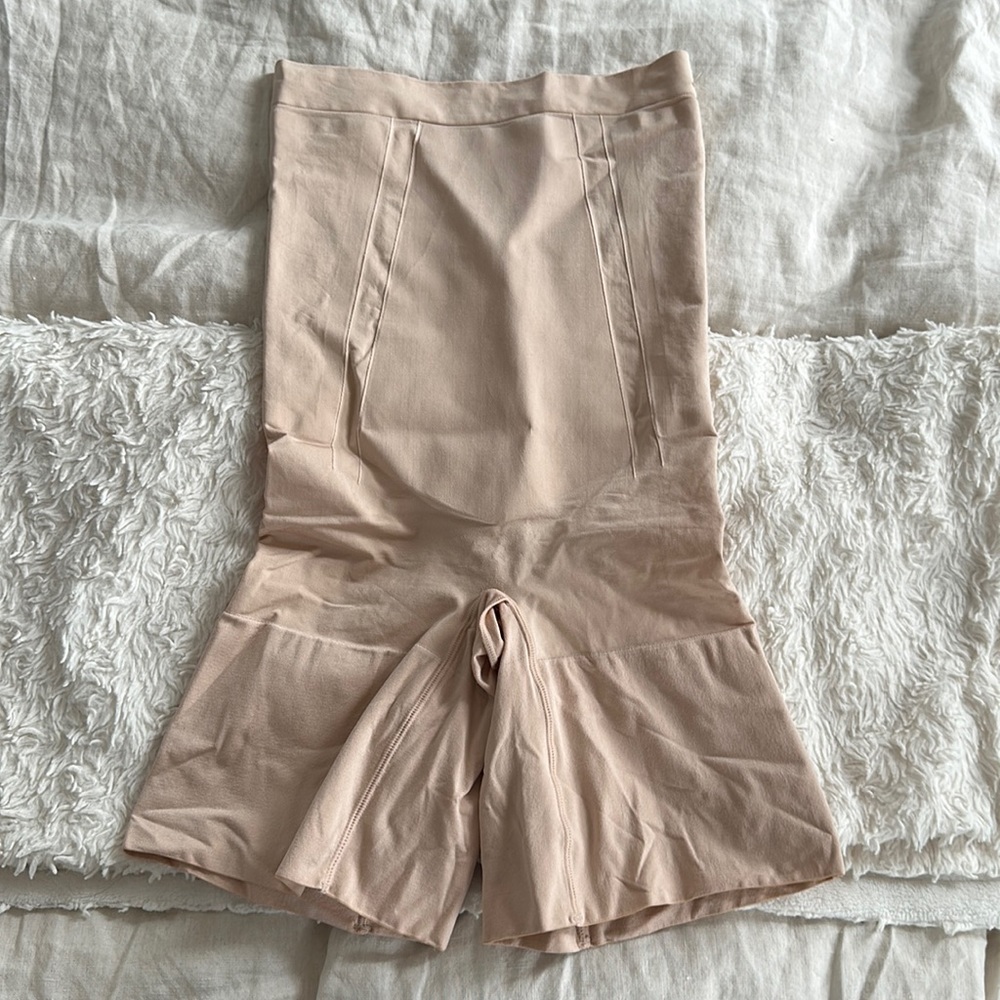 Spanx oncore high waisted mid thigh short soft nude medium